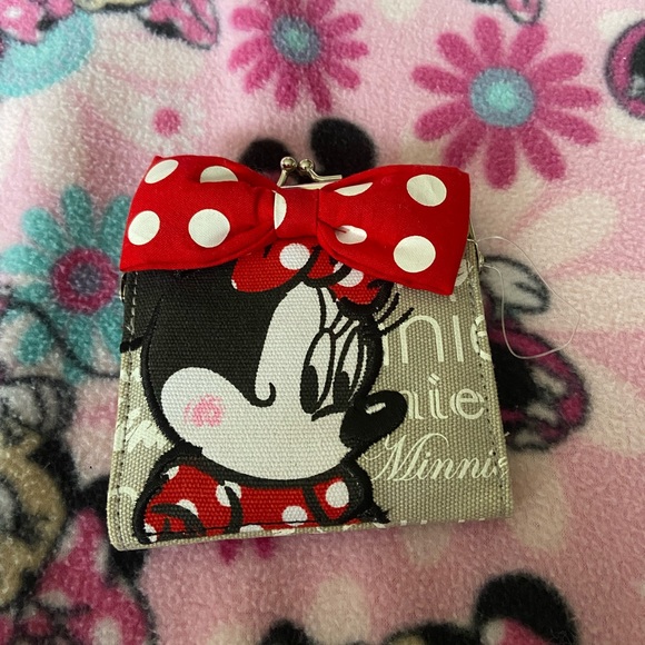 Minnie Mouse wallet - Picture 1 of 7